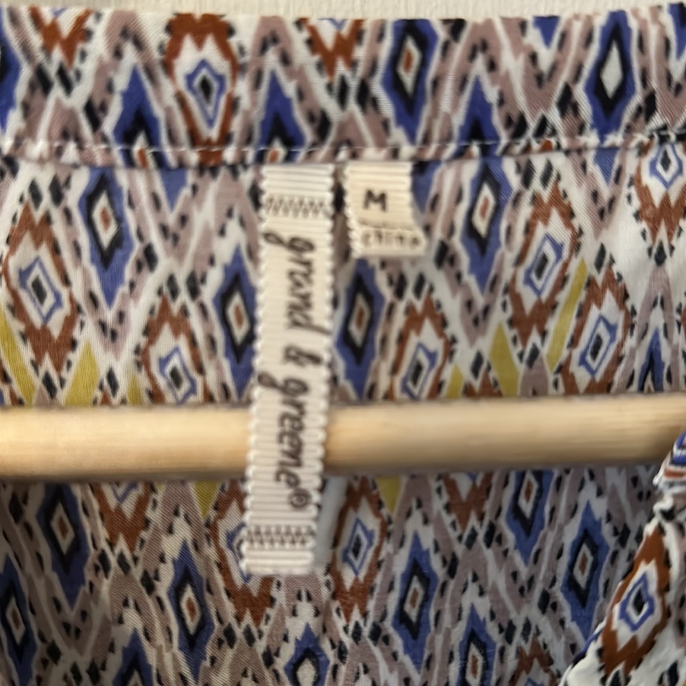 Woman’s blouse - Picture 3 of 4